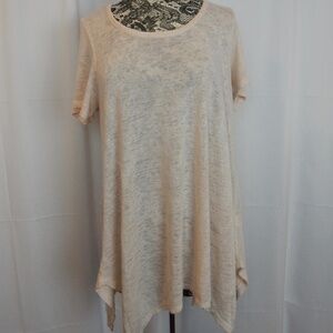 Gibson Peachy Blush Top With Handkerchief Hem 1x